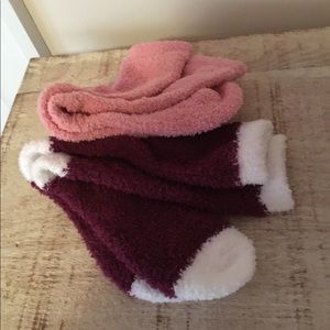 Ladies Fuzzy Socks (2) NWOT